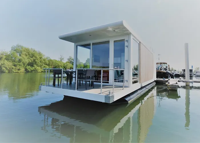 Houseboat Martinique